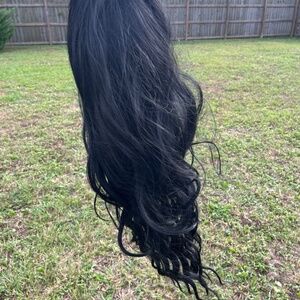 Long Black Wavy Wig – Natural Look, Adjustable Cap, Worn Once